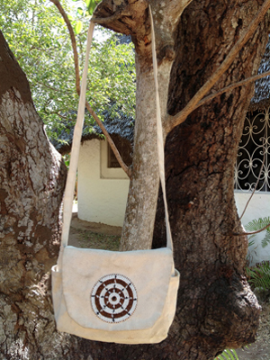 Sally Canvas Bag Off-white