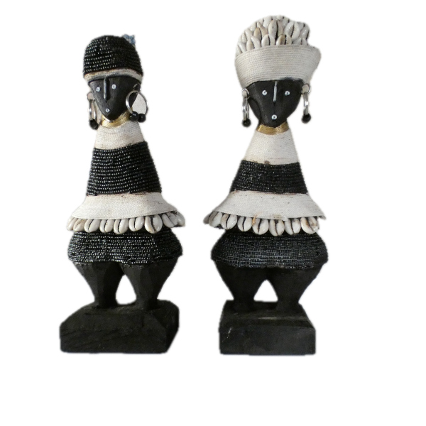 Small Statues Couple